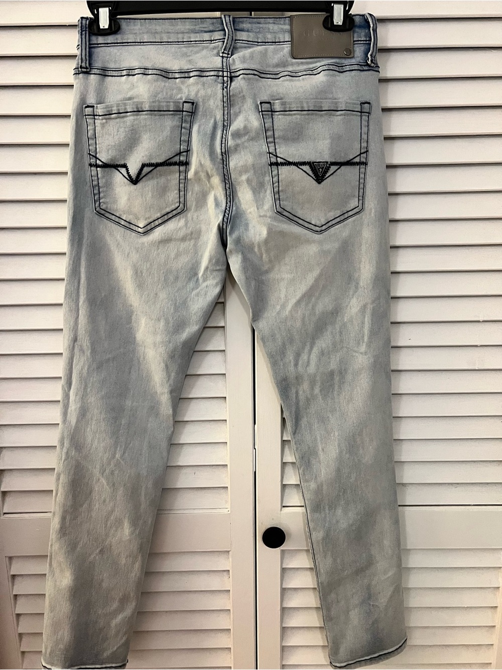 GUESS Men’s acid wash jeans 32×30